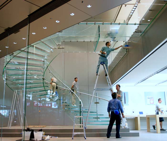 מדרגות זכוכית מעוצבות